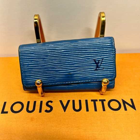 Authentic Louis Vuitton blue epi leather 4 key ring card holder - Picture 14 of 14